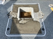 耐震施工　耐震パッド・ボンド使用